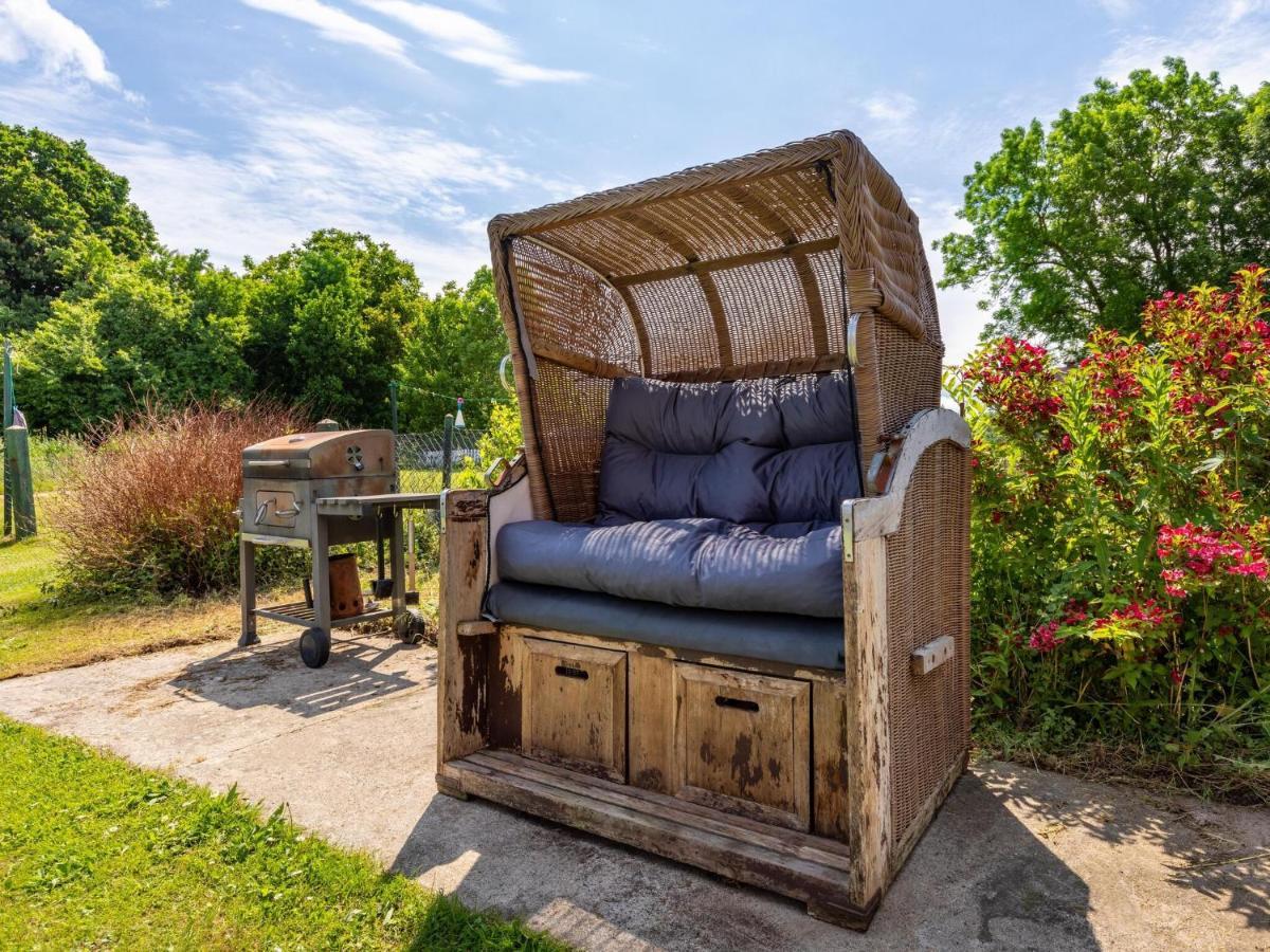 Snug Holiday Home In Divitz Spoldershagen Near Skydiving Diwitz Exterior foto