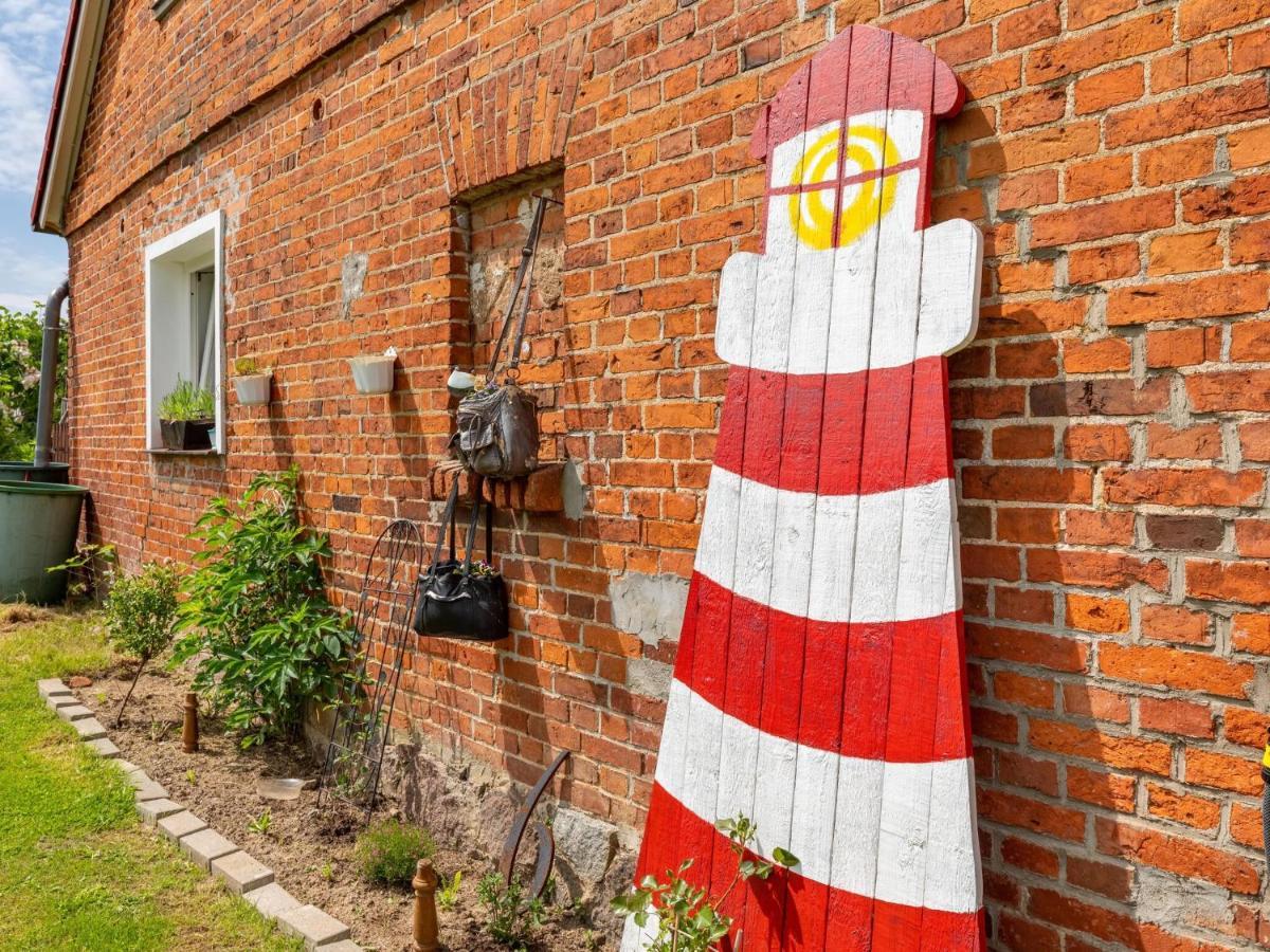 Snug Holiday Home In Divitz Spoldershagen Near Skydiving Diwitz Exterior foto