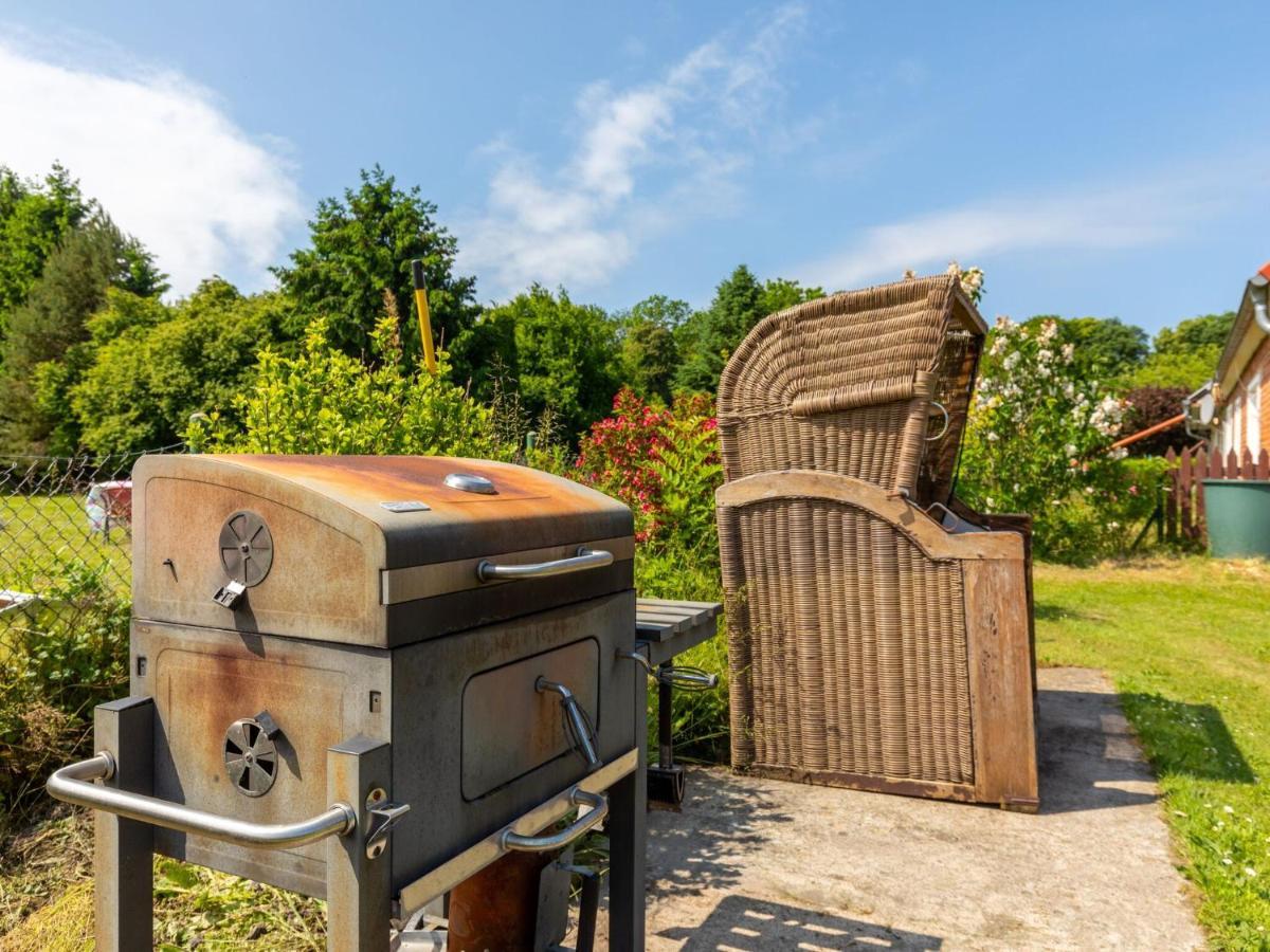 Snug Holiday Home In Divitz Spoldershagen Near Skydiving Diwitz Exterior foto