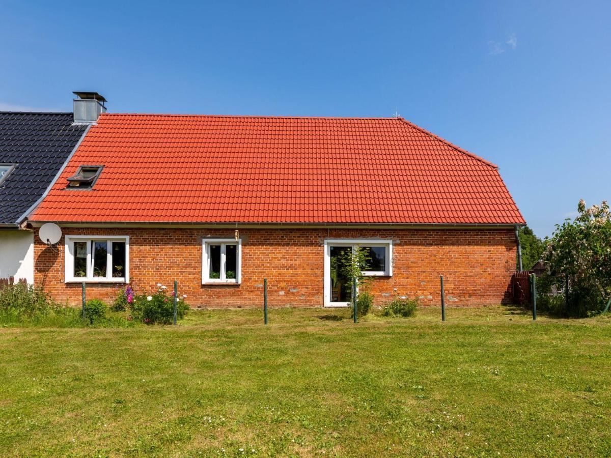 Snug Holiday Home In Divitz Spoldershagen Near Skydiving Diwitz Exterior foto